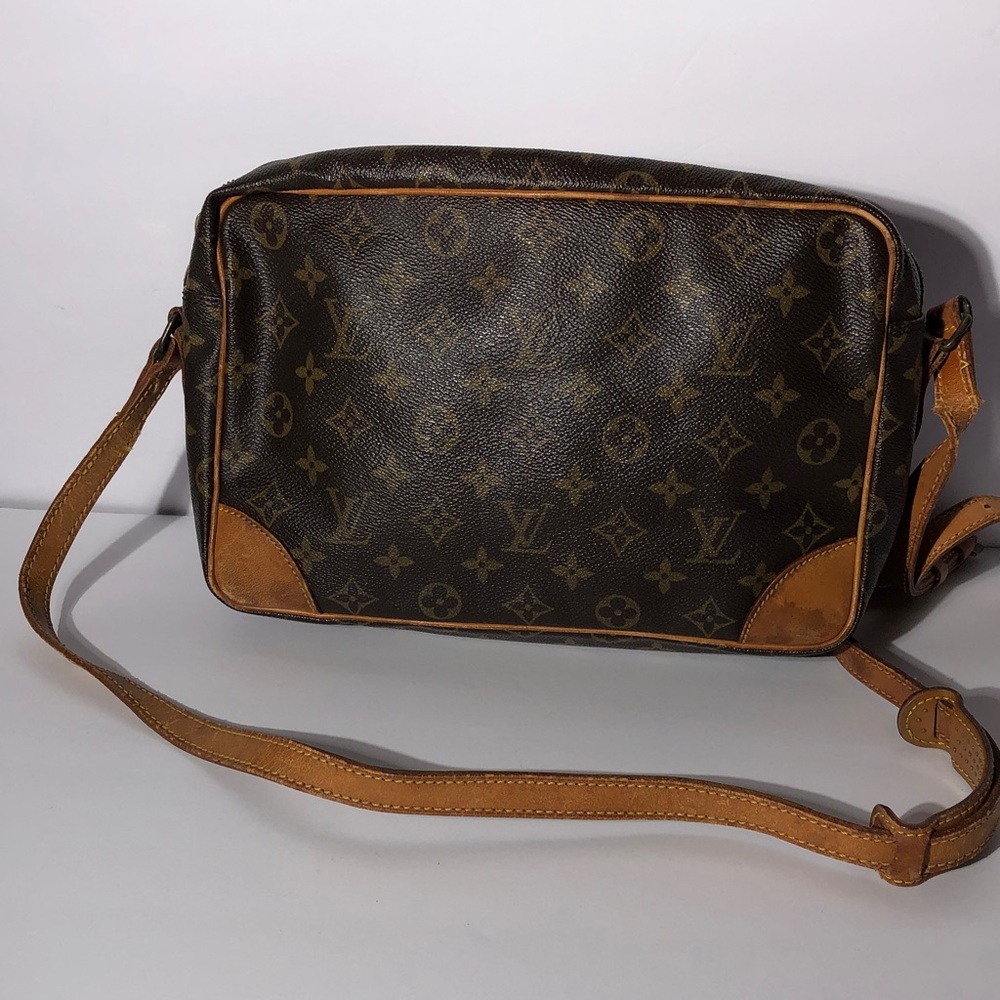 Pre-Love Louis Vuitton Monogram Messenger Bag in Brown and Tan - Picture 6 of 16